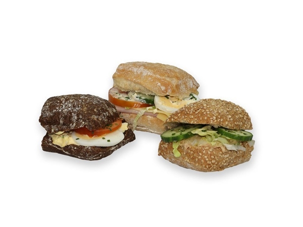 Gemengde belegde broodjes