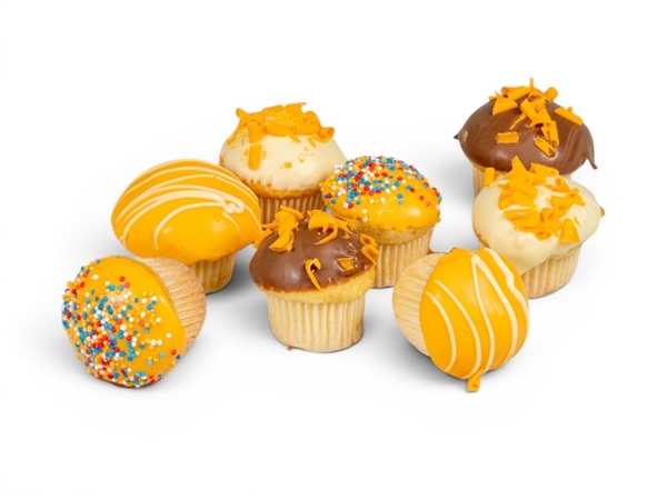 Oranje mini cakejes 8 stuks